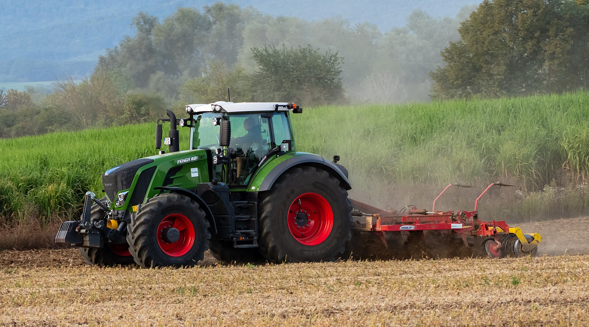 Fendt 828 Vario podczas pracy polowej